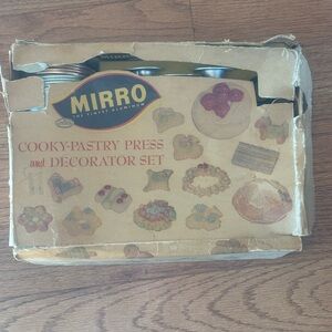 Vintage Mirro Cooky-Pastry Press and Decorator Set